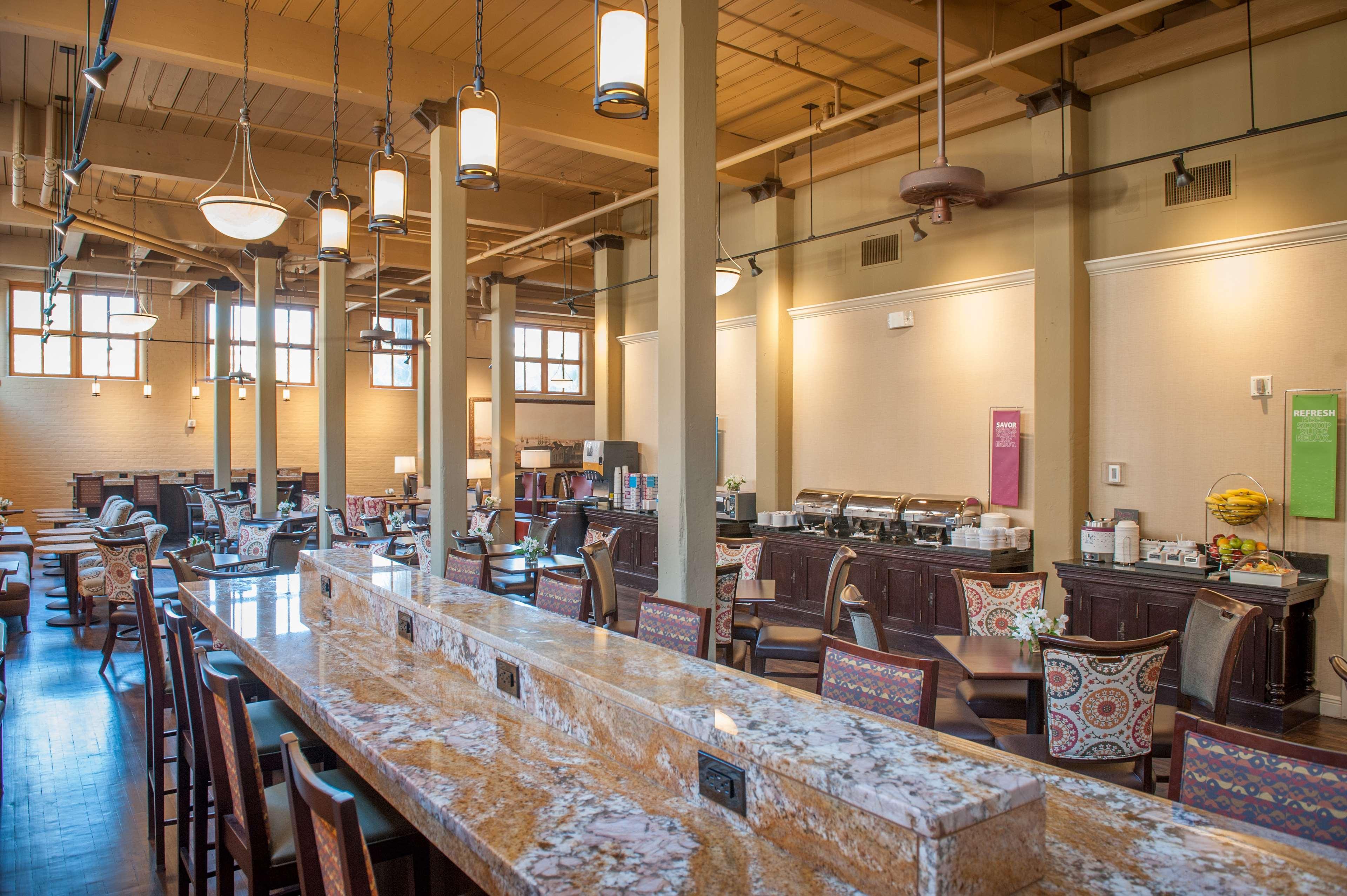 Hampton Inn And Suites New Orleans Convention Center Екстер'єр фото